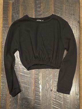 PrettyLittleThing Black Crewneck Top